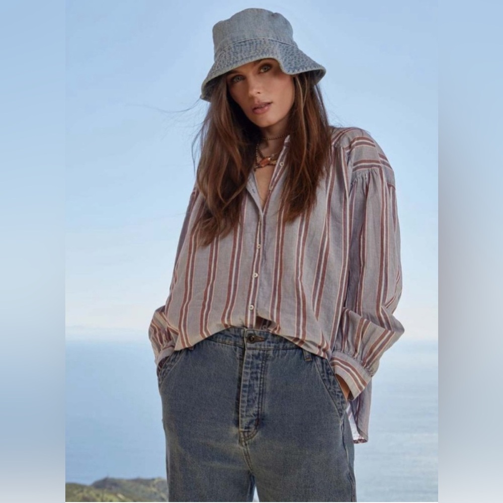 XÍRENA Atlee Cornflower Striped Blue and Red Button Front Women's Top Size S